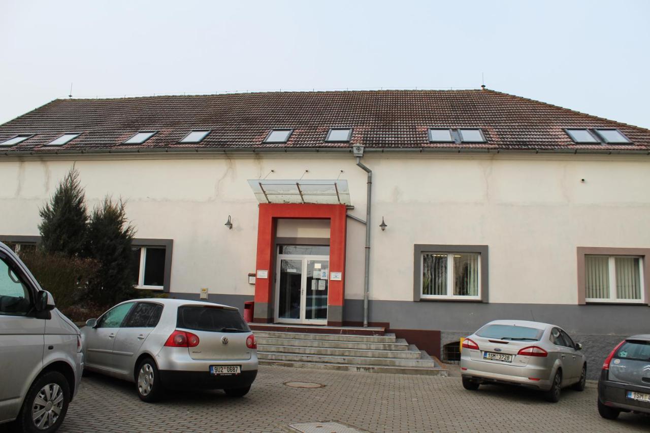 Ubytovani Na Spejcharu, Zelevcice Slany Bagian luar foto